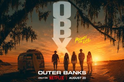 Outer Banks saison 5, key art officiel avec les Pogues sur la plage au coucher du soleil