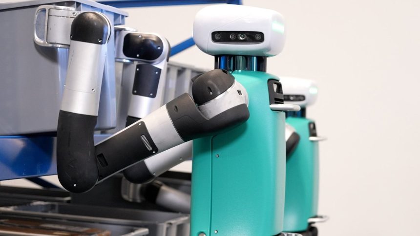 Le robot humanoïde Digit v5 d'Agility Robotics en environnement industriel