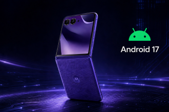 Motorola Razr 70 Ultra pliable violet en présentation produit, avec robot Android vert et mention Android 17 sur fond techno sombre, logo Motorola gravé sur la coque