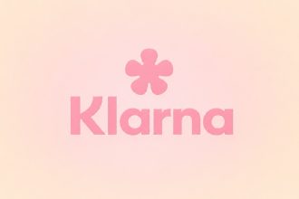 Wordmark officiel Klarna en rose sur fond pastel, pour l'article sur l'intégration du BNPL chez J.P. Morgan Payments
