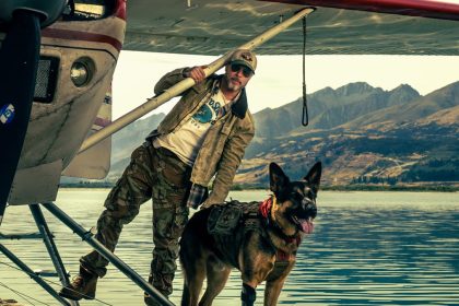 Heart of the Beast, Brad Pitt et son berger allemand face à la wilderness de l'Alaska