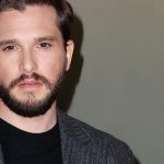 Kit Harington, photo officielle, nouveau Gilderoy Lockhart de la série Harry Potter saison 2 sur HBO