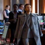 Harper (Myha'la) dans la salle des marchés, photo officielle de la série HBO Industry