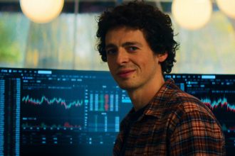 Anthony Boyle dans le rôle de Sam Bankman-Fried dans The Altruists, la série Netflix sur le scandale FTX