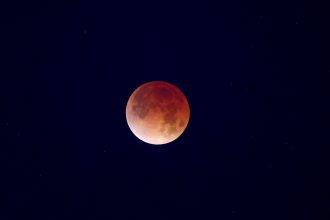 Photo NASA de la Lune rouge en éclipse lunaire, astronomie