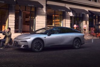 XPeng P7+, berline électrique, image officielle du constructeur