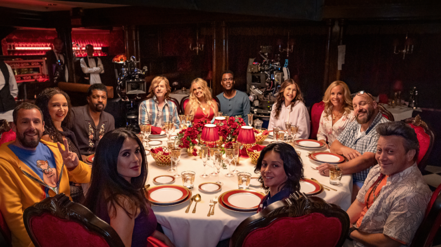 Photo officielle du casting de Grown Ups 3 attablé, annoncé par Netflix