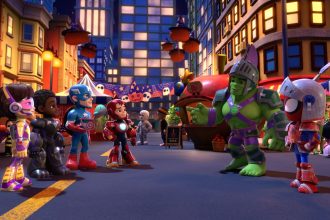 Spidey et l'équipe des Avengers (Iron Man, Hulk, Captain America, Wasp, Black Panther) en costumes d'Halloween dans les rues de la ville — special animé Marvel's Spidey and his Amazing Friends, disponible sur Disney+ le 25 septembre.