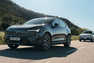Press render officiel du Volvo EX60 2027, SUV électrique sur plateforme SPA3