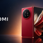 Xiaomi 18 Fold, smartphone pliable rouge cerise, concept de présentation