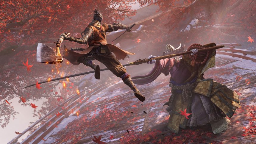 Sekiro, le loup shinobi à un bras, attaque la Corrupted Monk en combat sur un pont de bois sous des feuilles rouges : adaptation en série TV Crunchyroll