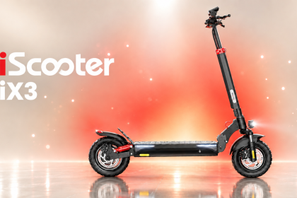 iScooter iX3 trottinette électrique tout-terrain 800W avec logo officiel iScooter, mise en valeur sur fond clair