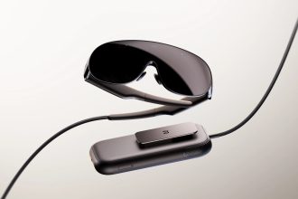 Photo officielle des Meta VR Glasses dévoilées au Meta Connect 2026, casque VR au format lunettes avec module de calcul déporté