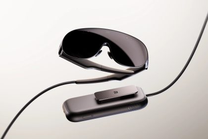Photo officielle des Meta VR Glasses dévoilées au Meta Connect 2026, casque VR au format lunettes avec module de calcul déporté