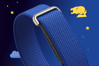 Fitbit Air édition spéciale Pokémon Sleep, bracelet sans écran de Google en coloris Sleepy Blue avec Pikachu endormi